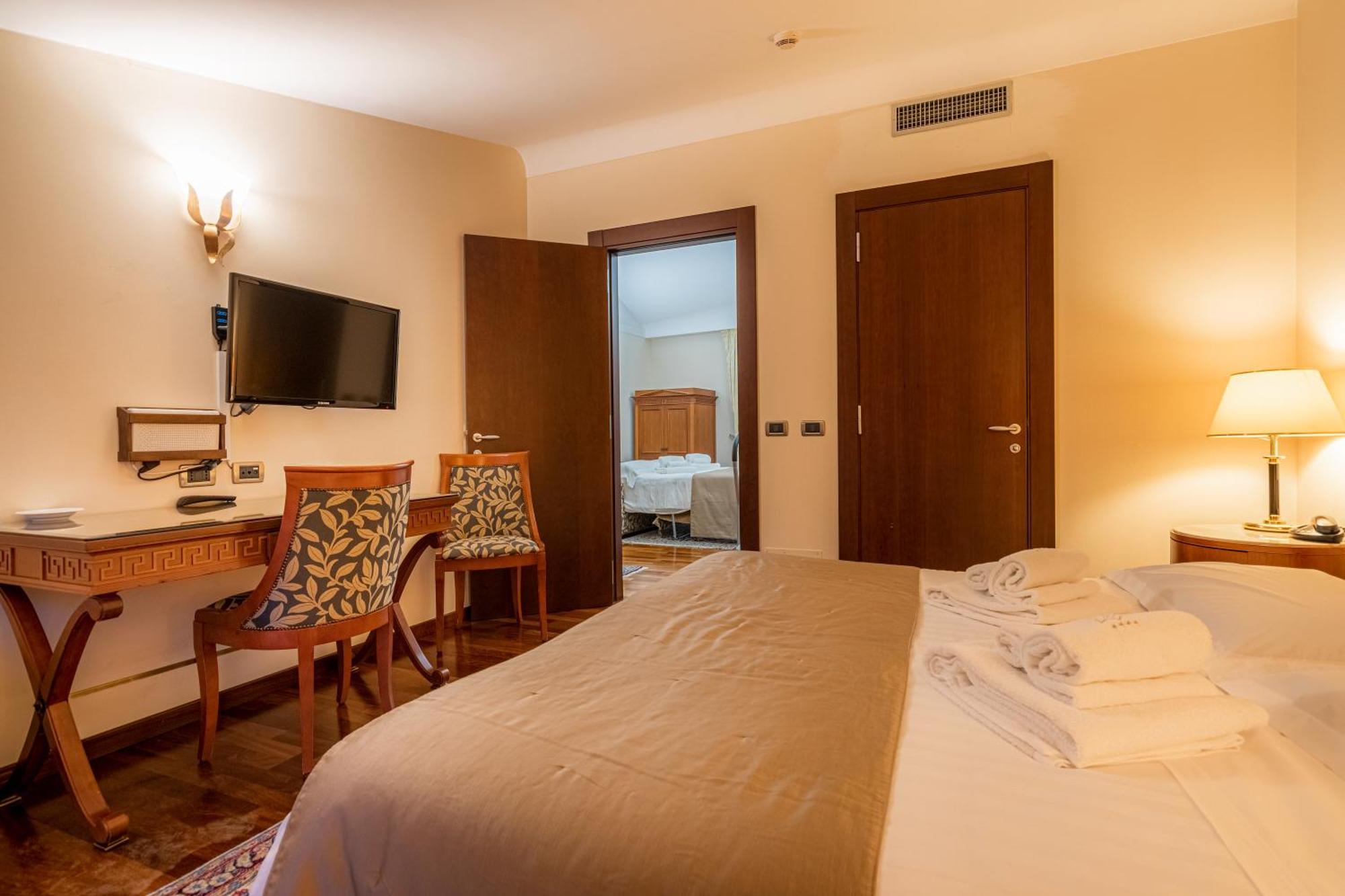 Hotel Cala Del Porto Vibo Valentia Marina Buitenkant foto