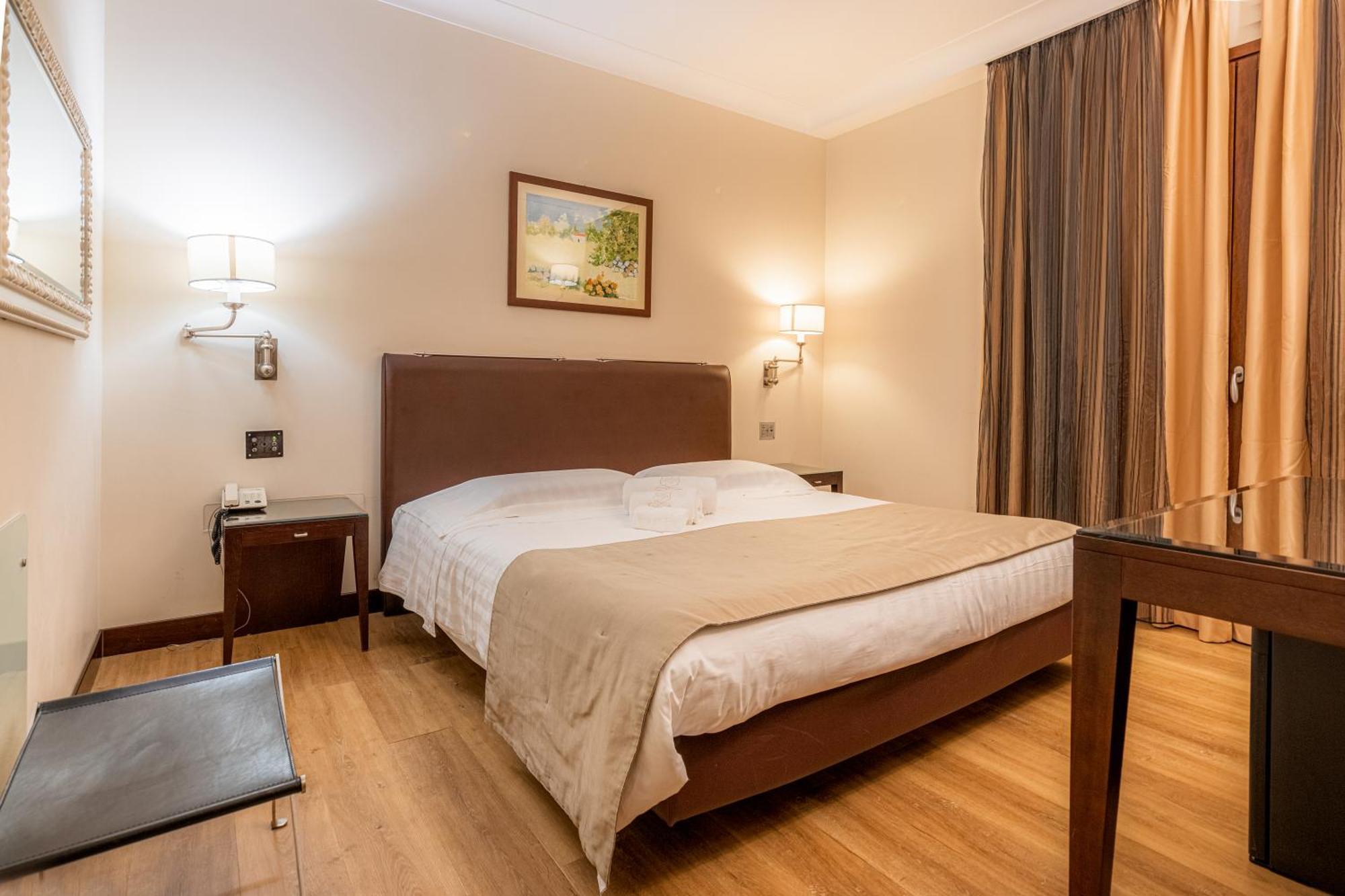 Hotel Cala Del Porto Vibo Valentia Marina Buitenkant foto