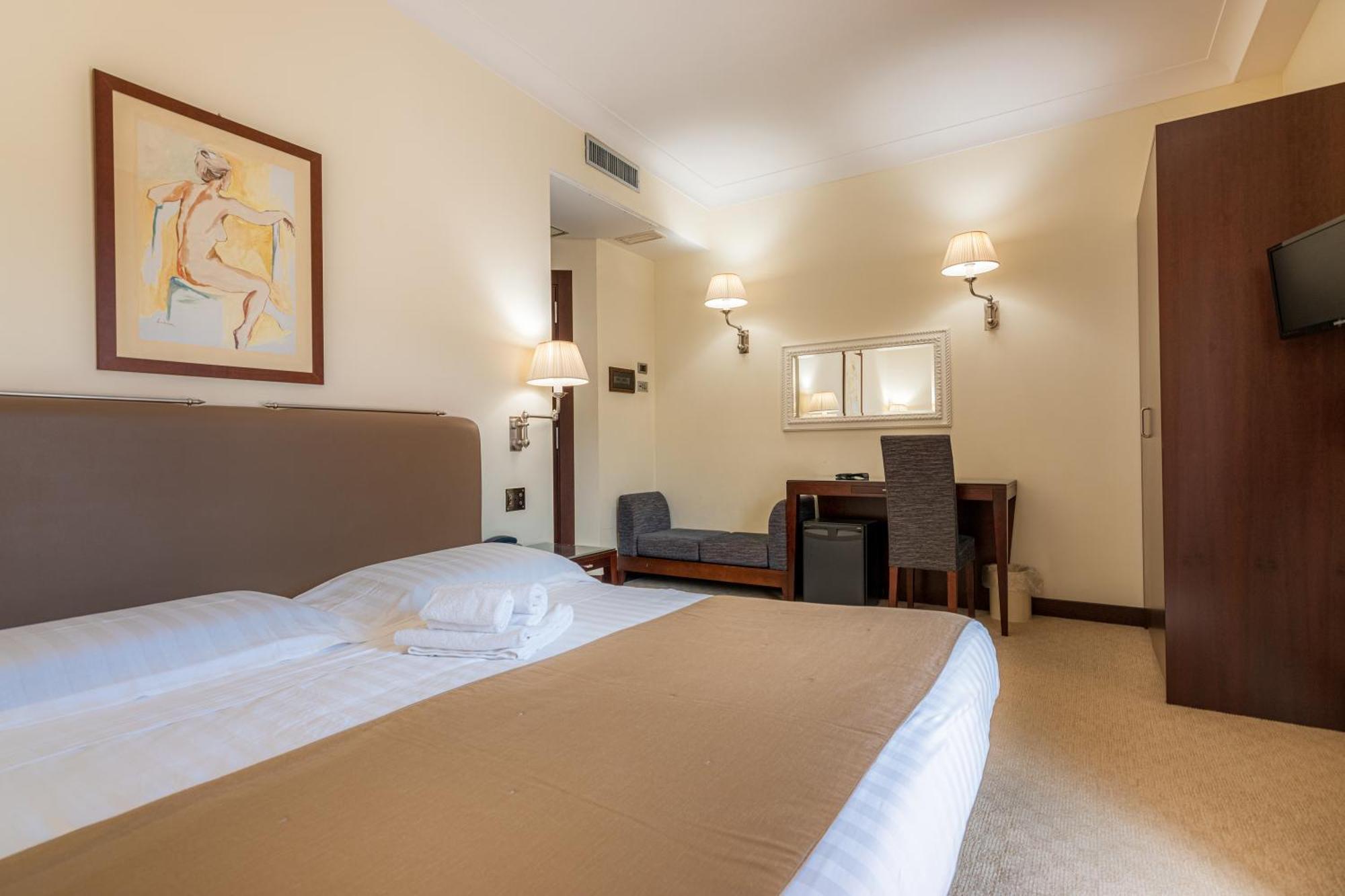 Hotel Cala Del Porto Vibo Valentia Marina Buitenkant foto