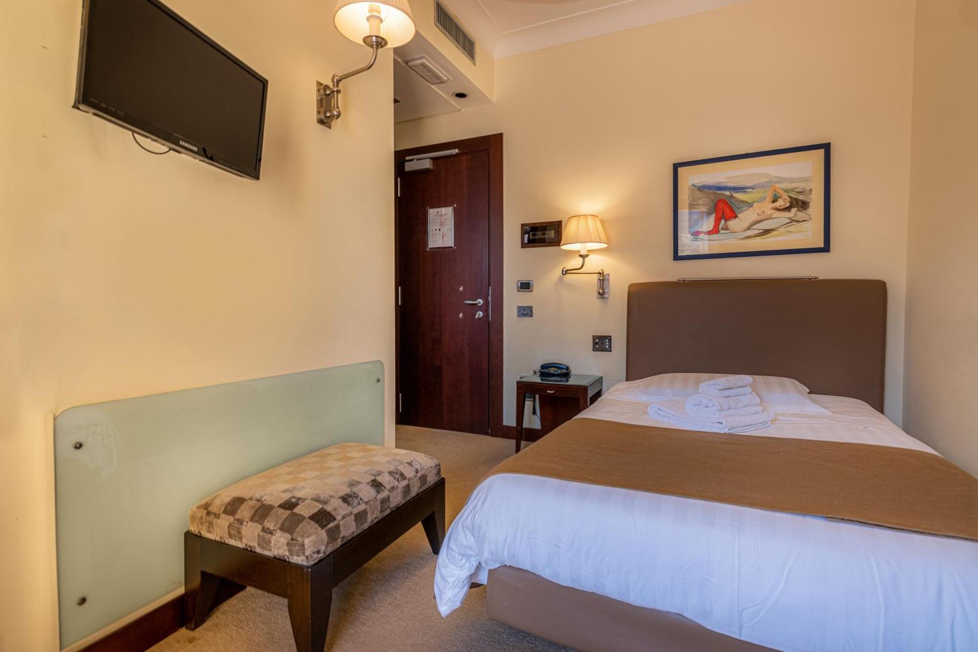 Hotel Cala Del Porto Vibo Valentia Marina Buitenkant foto