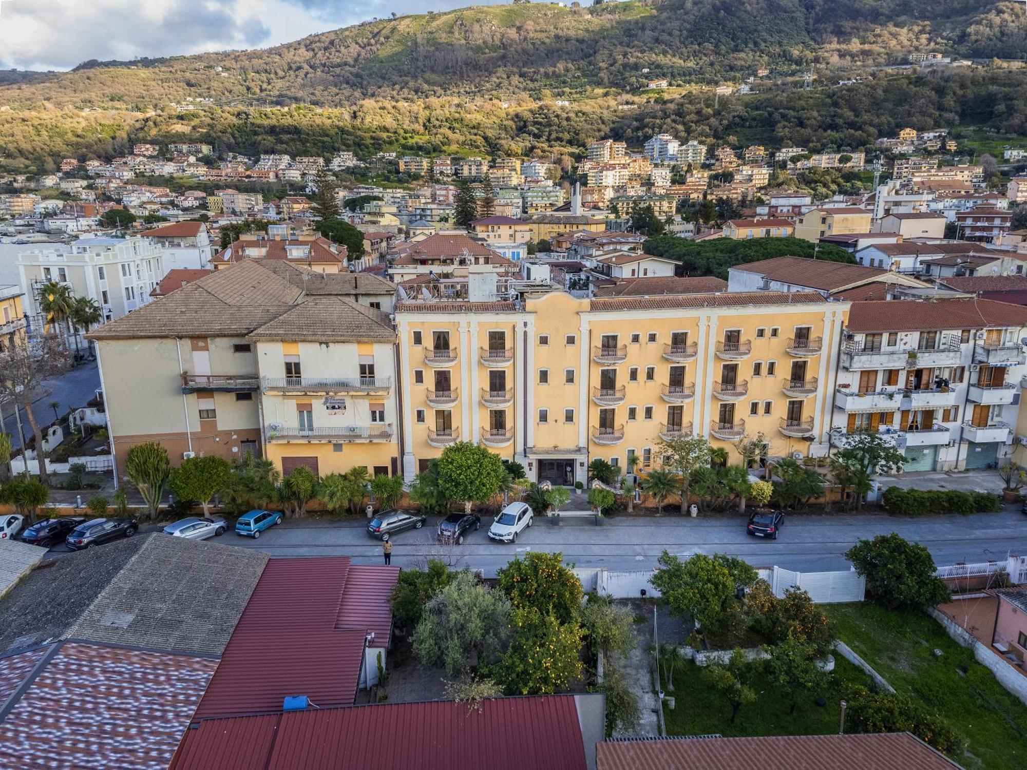 Hotel Cala Del Porto Vibo Valentia Marina Buitenkant foto